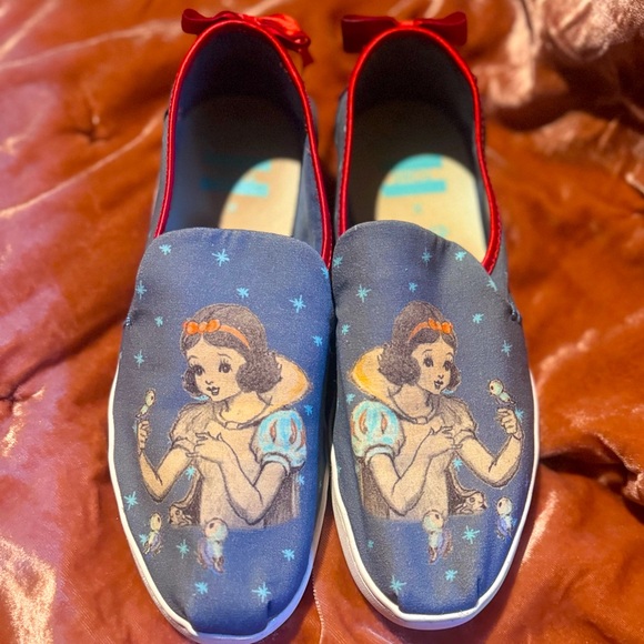 TOMS Limited Edition Womens Alpargata Blue Snow White Canvas Shoes NWOT 6.5W - Picture 9 of 9